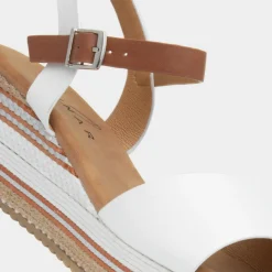 Britt Womens White Wedge Sandal*Lunar Online