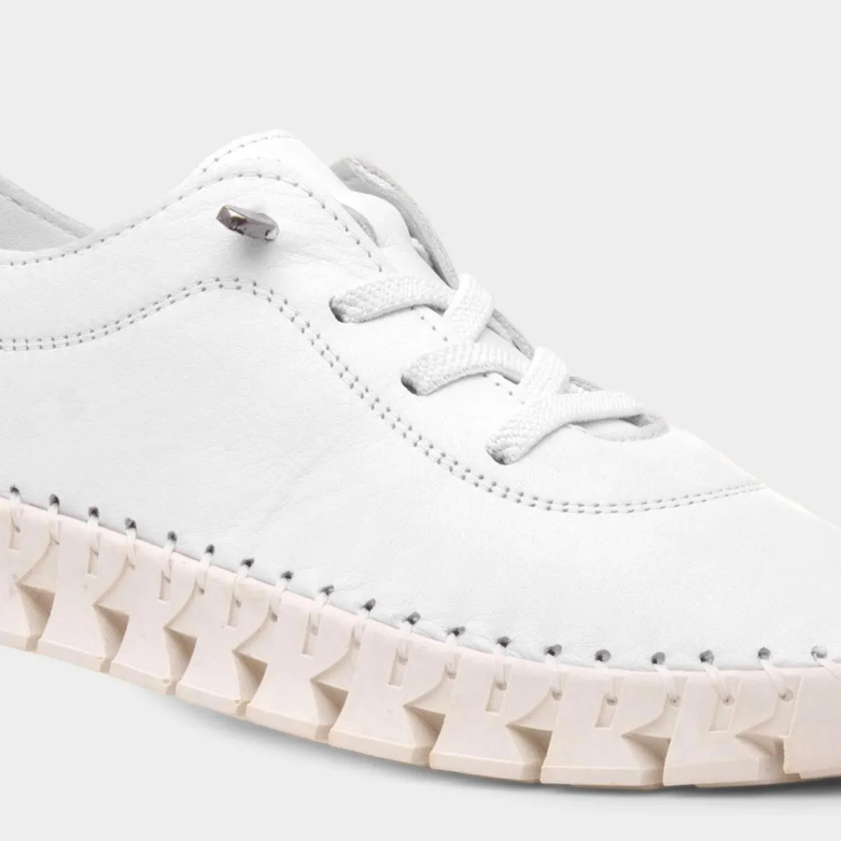St Austell Womens White Leather Shoe*Lunar Fashion