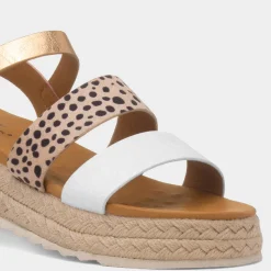 Summer Womens White Buckle Sandal*Lunar Clearance