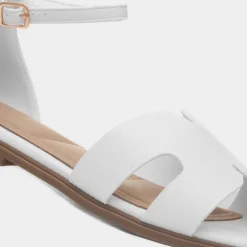Bay Womens Buckle Sandal*Truffle Hot